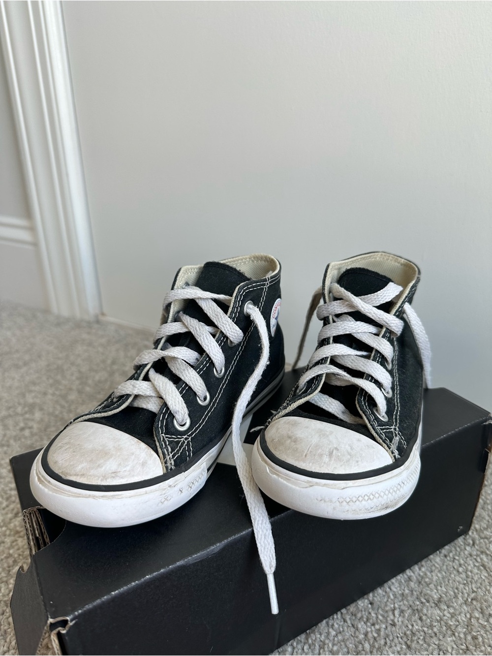 Converse shoes. Kids size 10